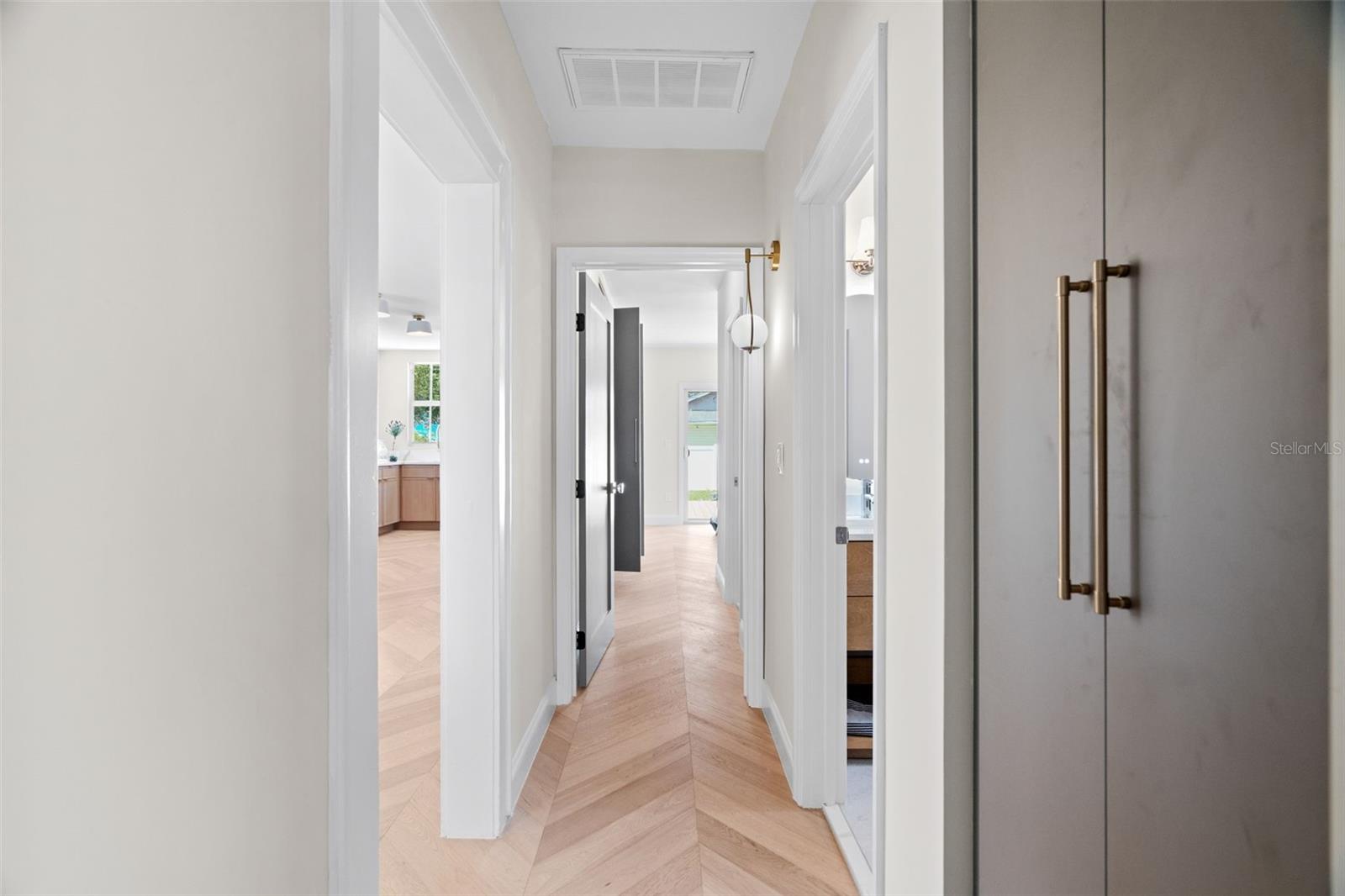 =Hall & Storage