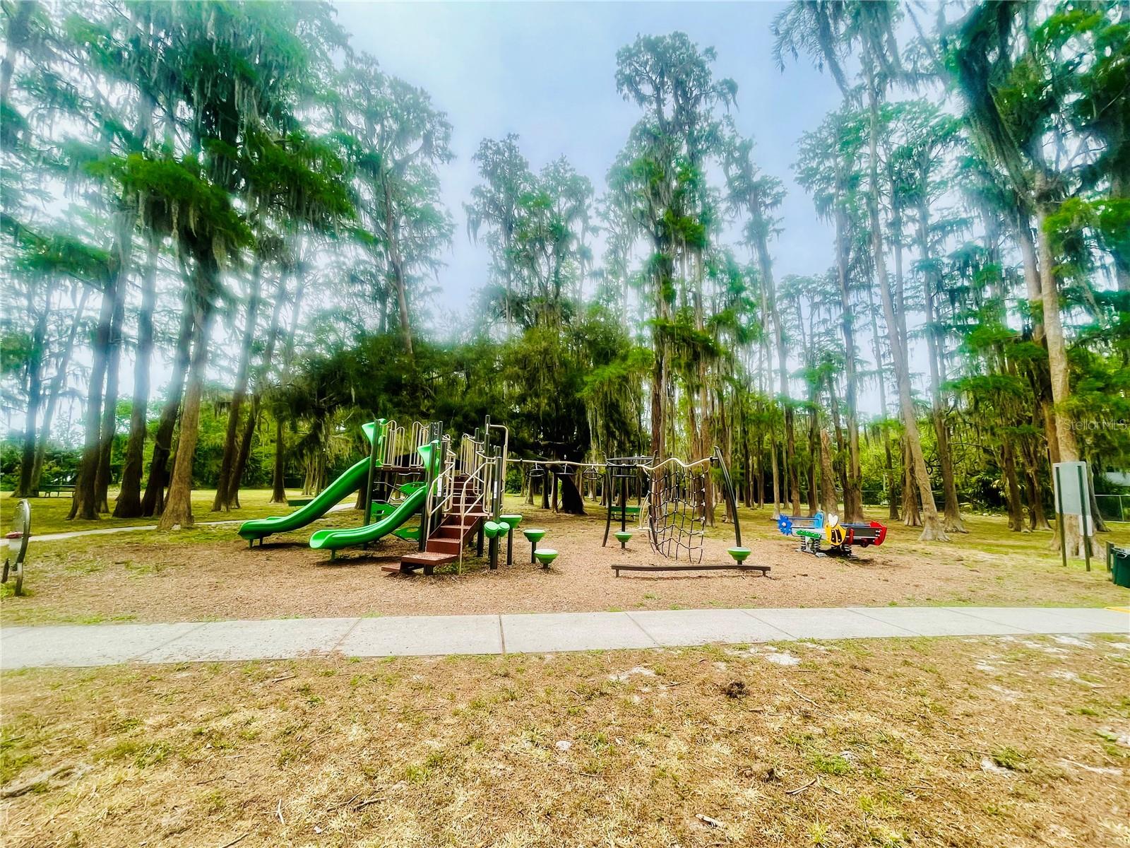 Recreational area from the Moon Lake Park