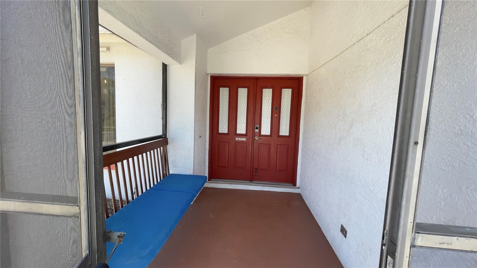 Screened in enterance