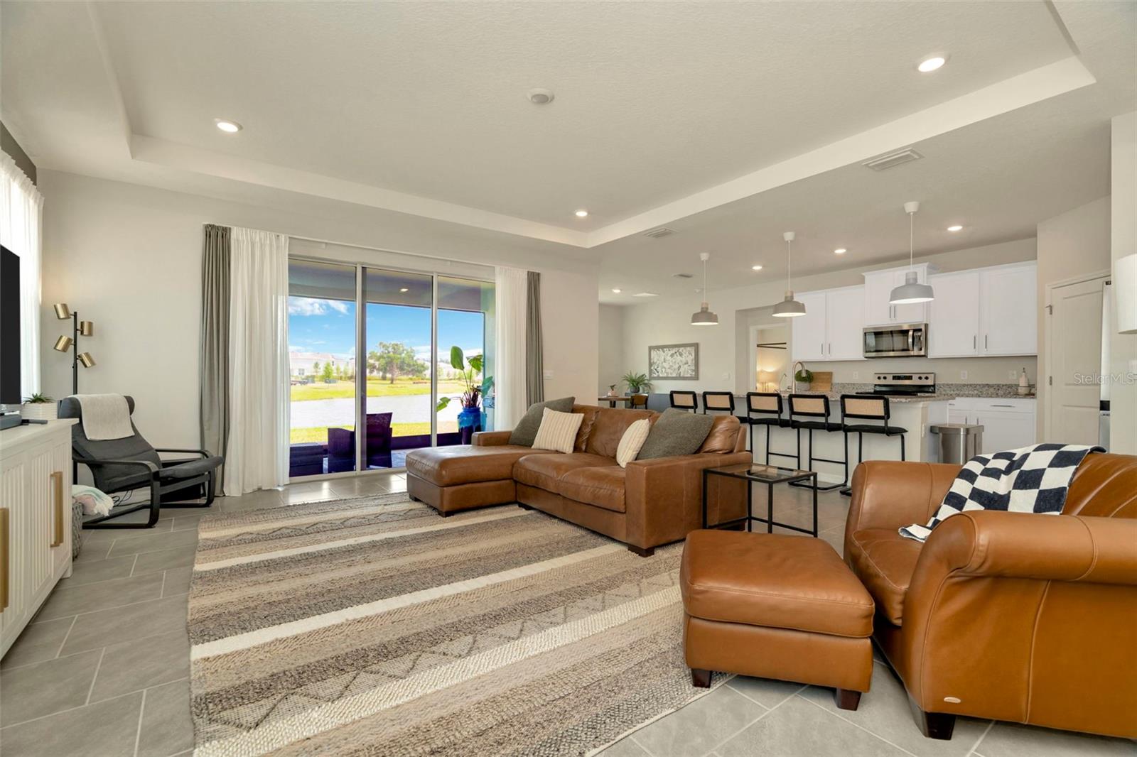 Great room w/views of water