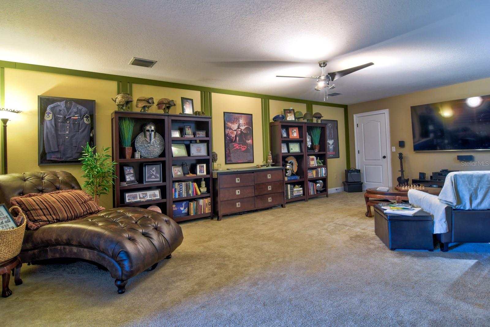 Upstairs Loft/Theater Room