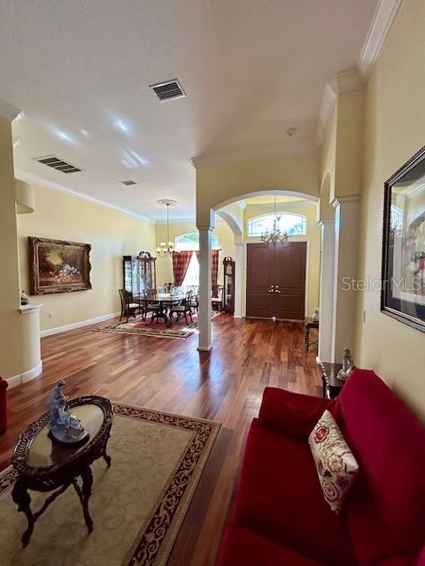 Floor Plan transcends into Entrance to Kitchen
