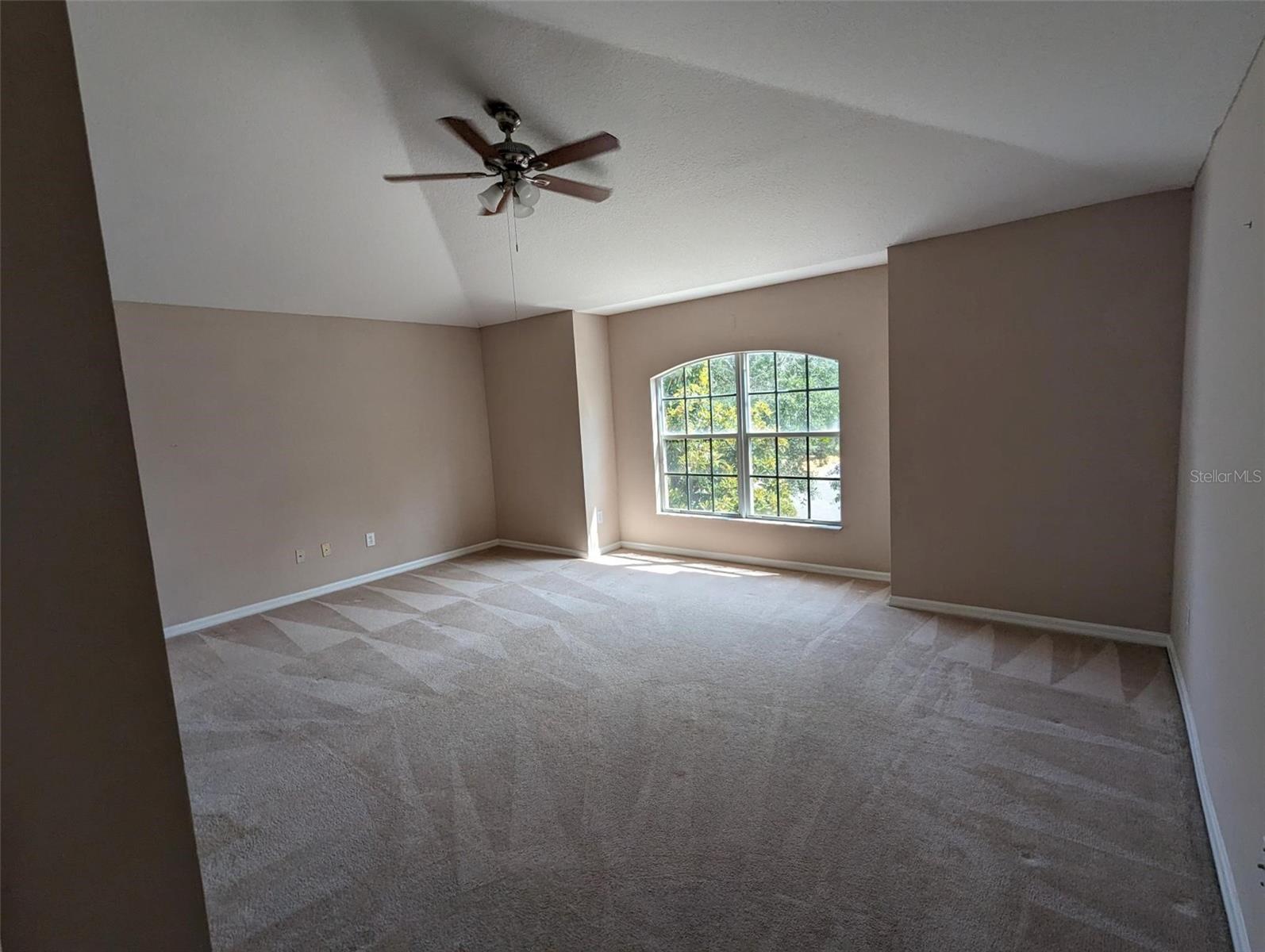 UPSTAIRS BONUS ROOM