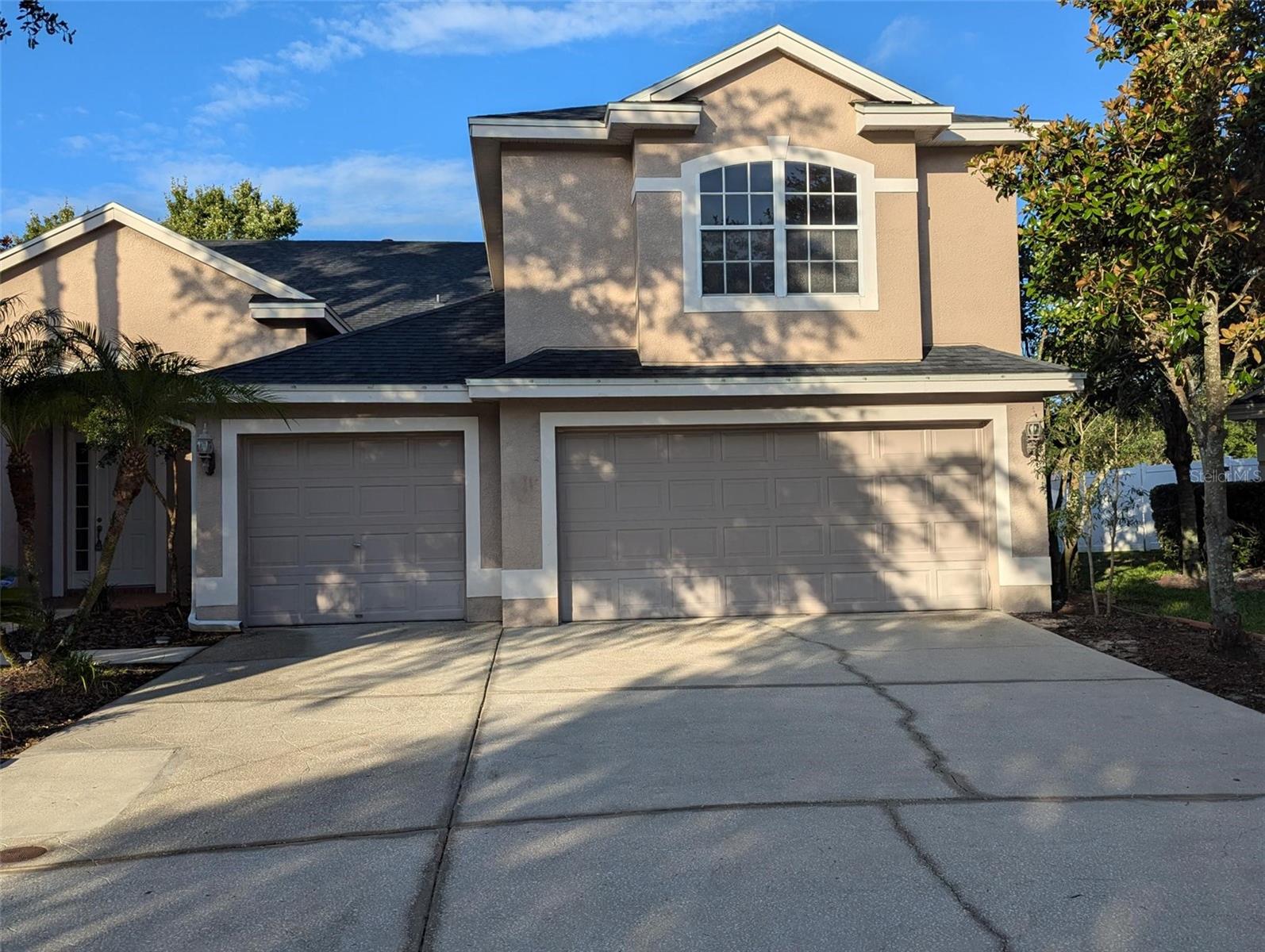 GARAGE-BONUS ROOM