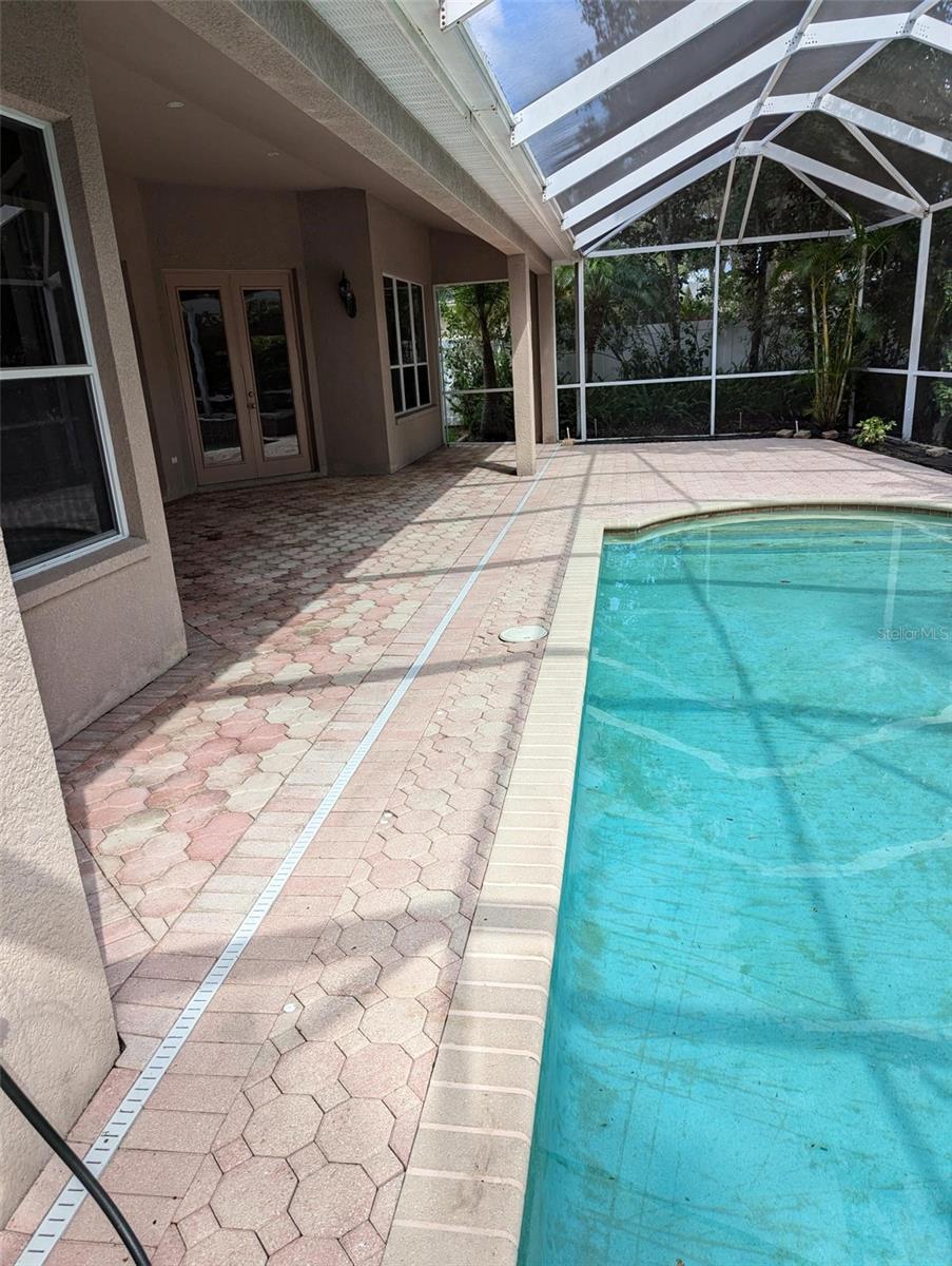 POOL AND COVERED LANAI