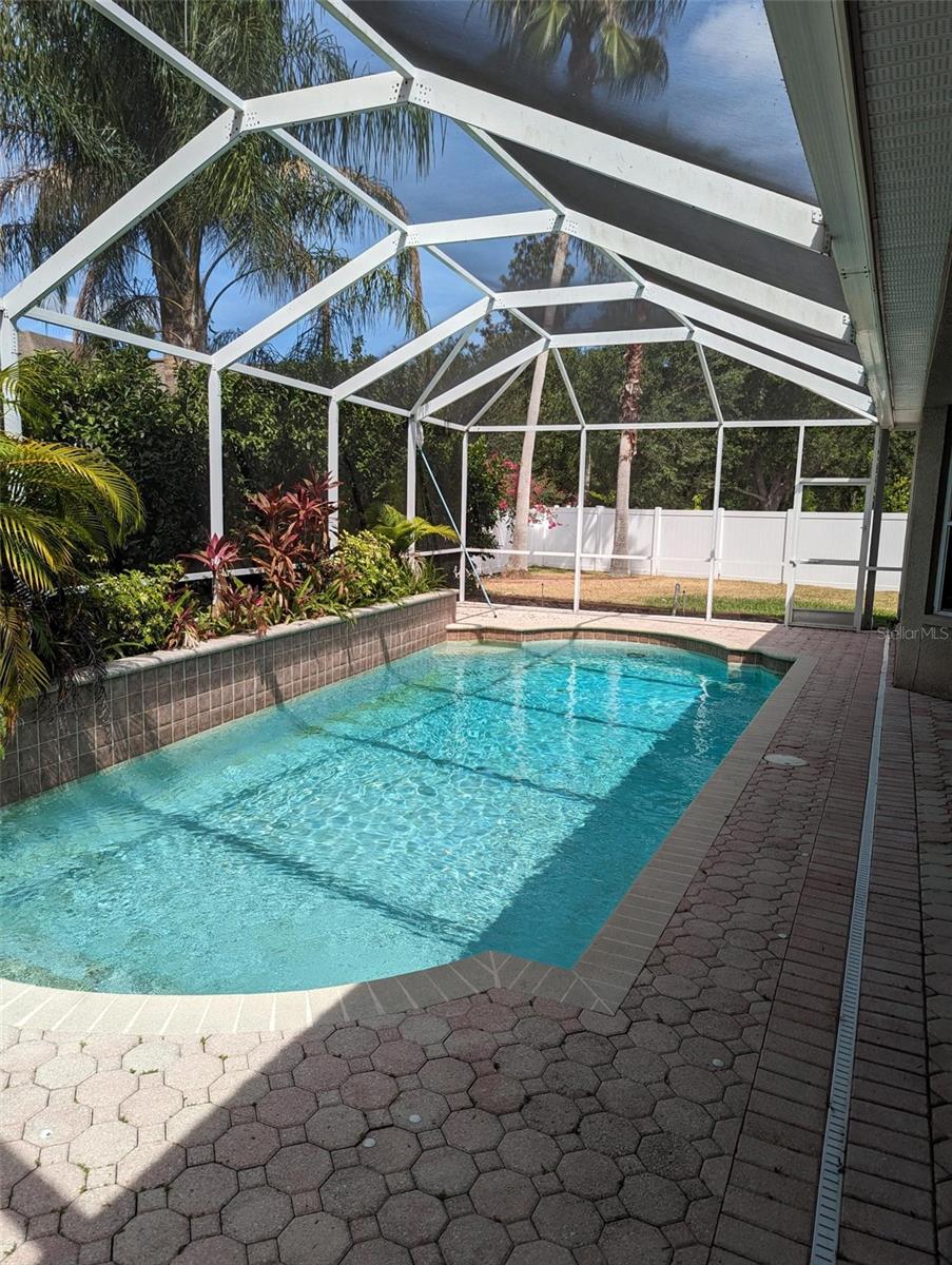 POOL AND COVERED LANAI
