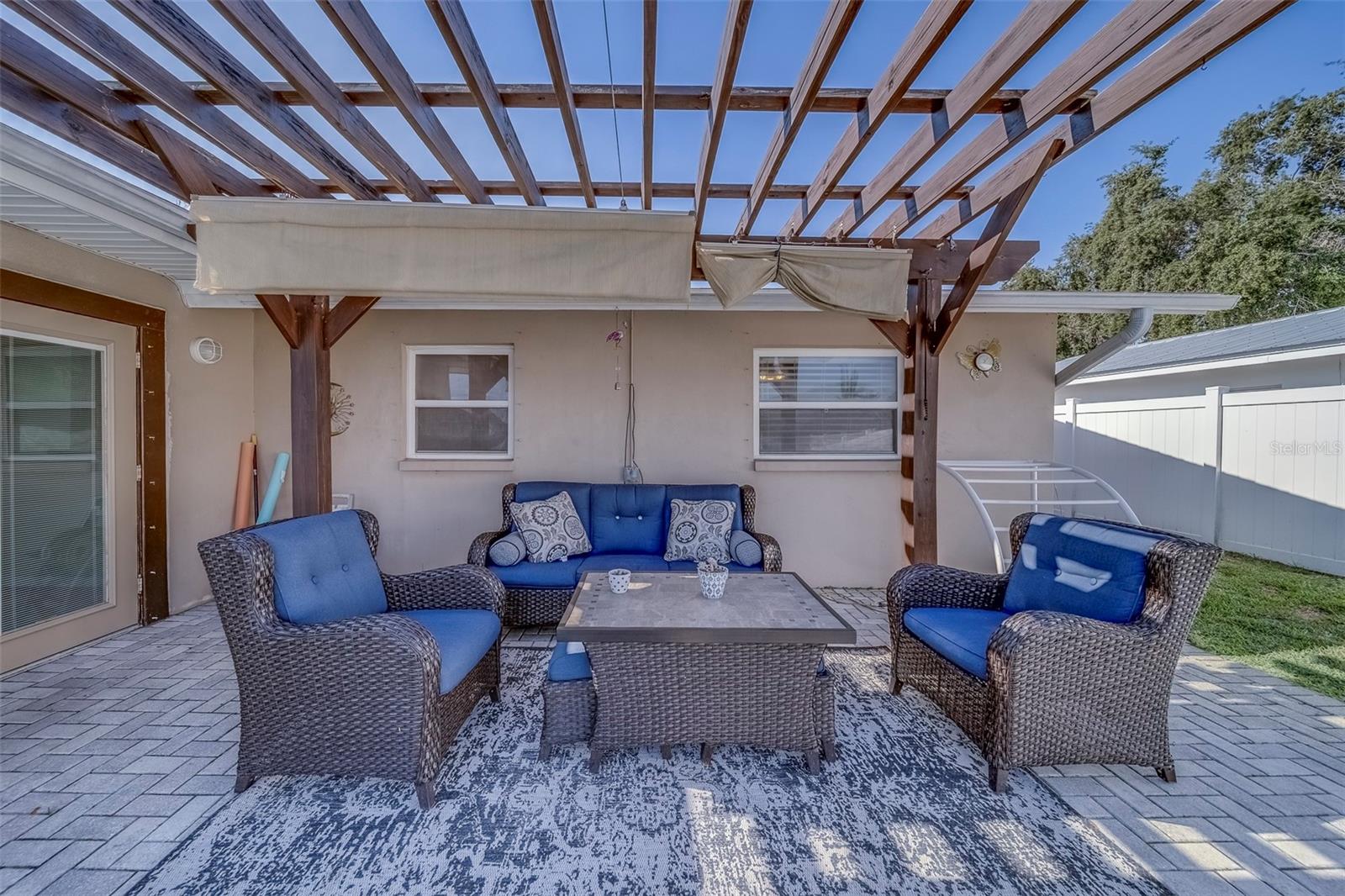 Patio area with Pergola