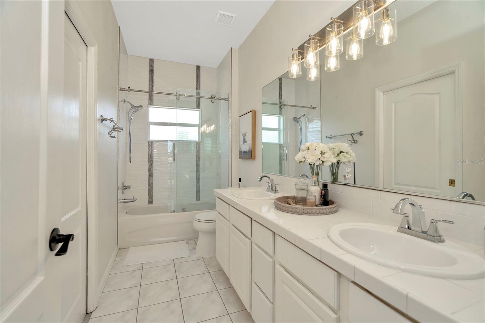 Full Hall Bath