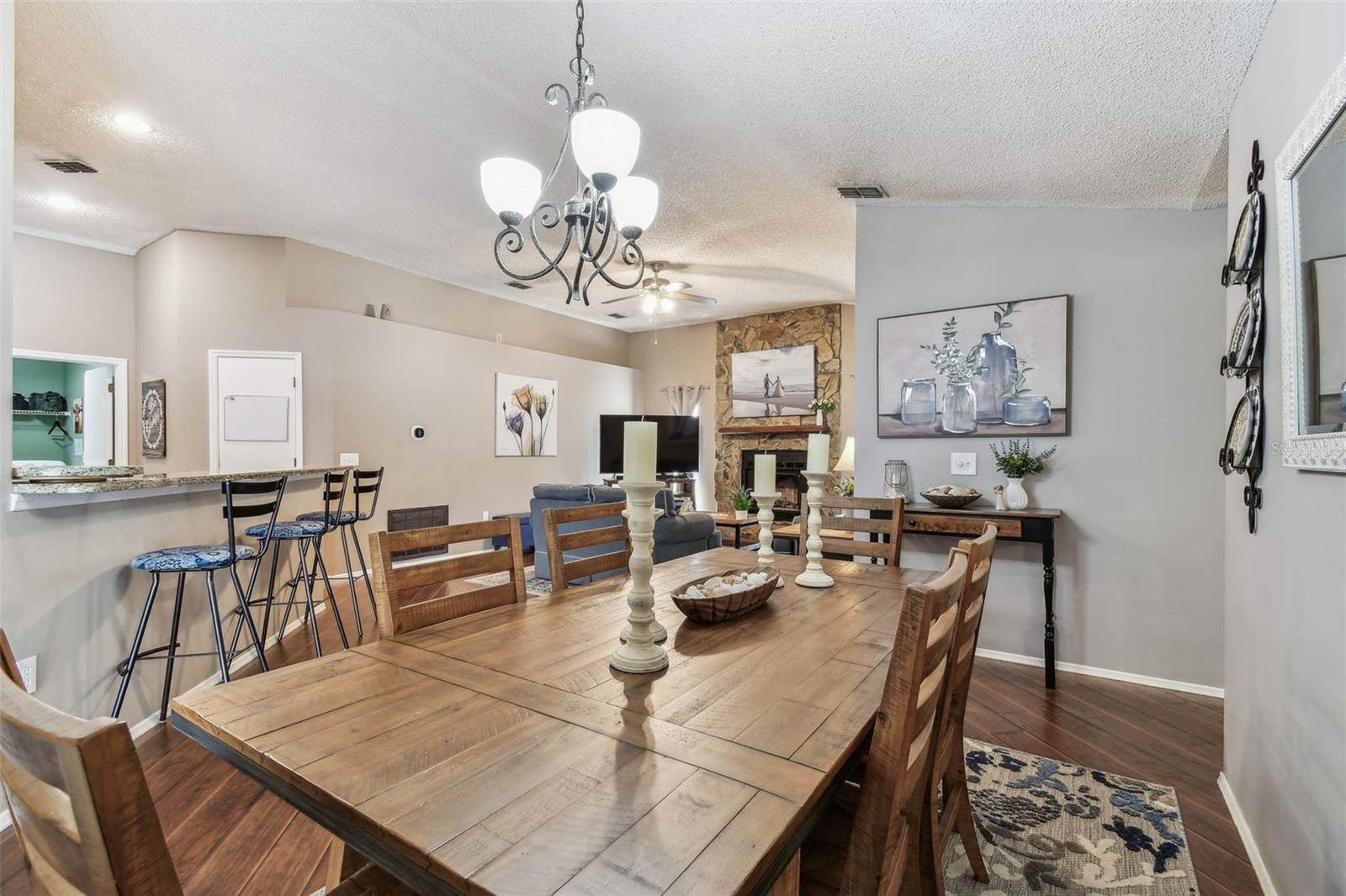 KITCHEN NOOK - DINETTE