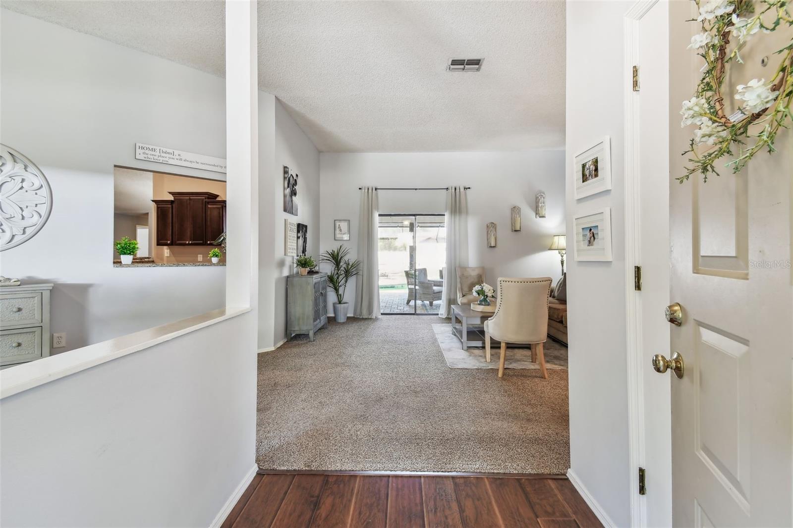 FRONT ENTRY FOYER