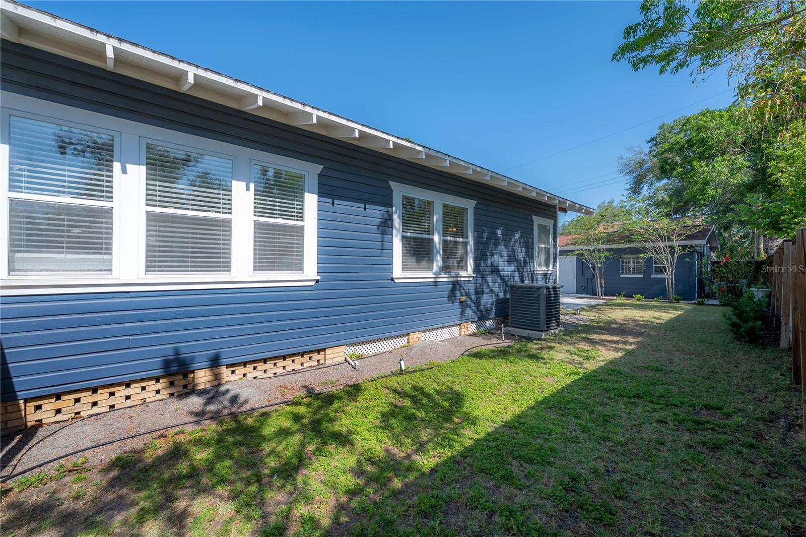 Extended Side Yard
