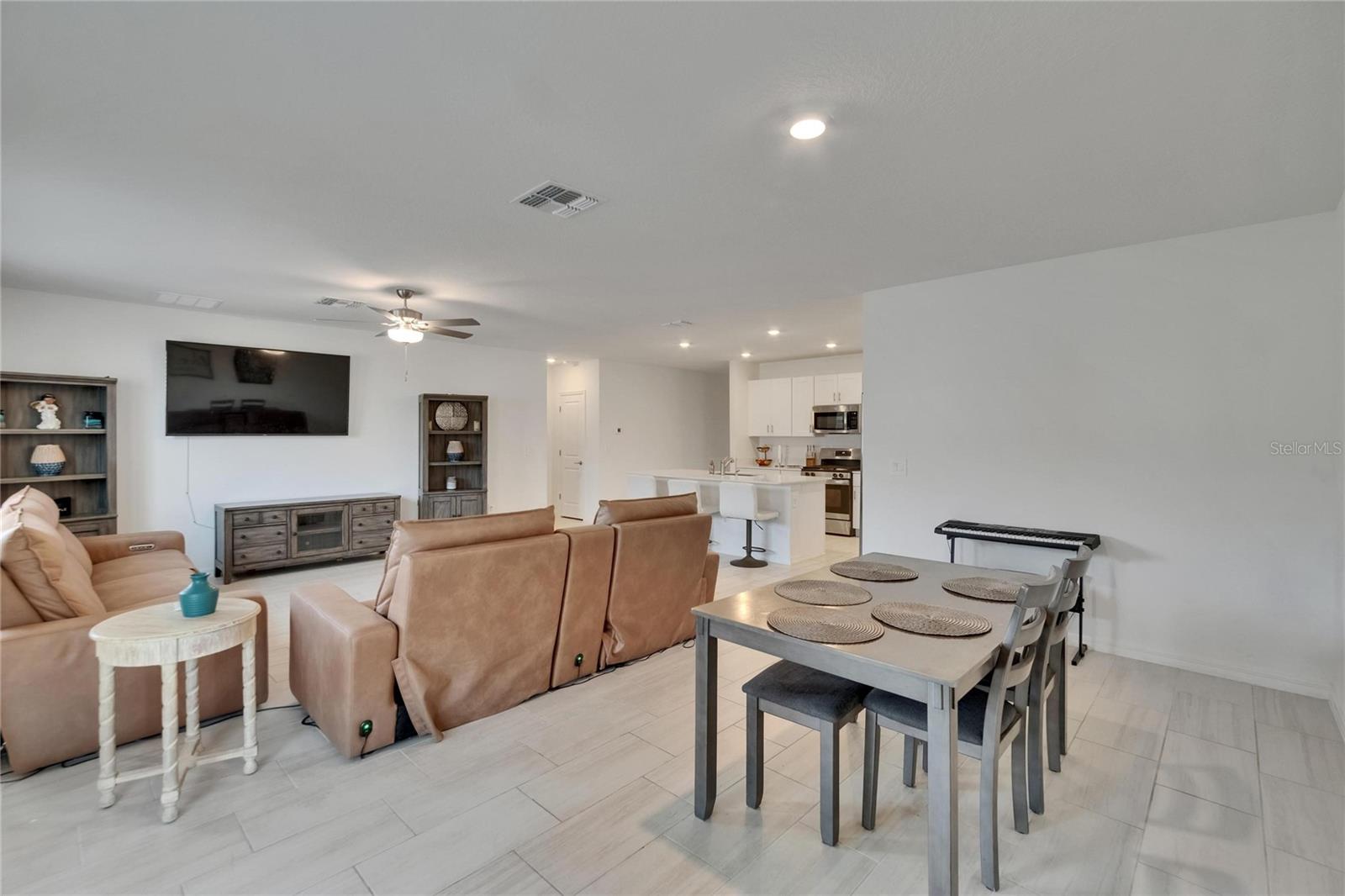 Living / Dining Combo