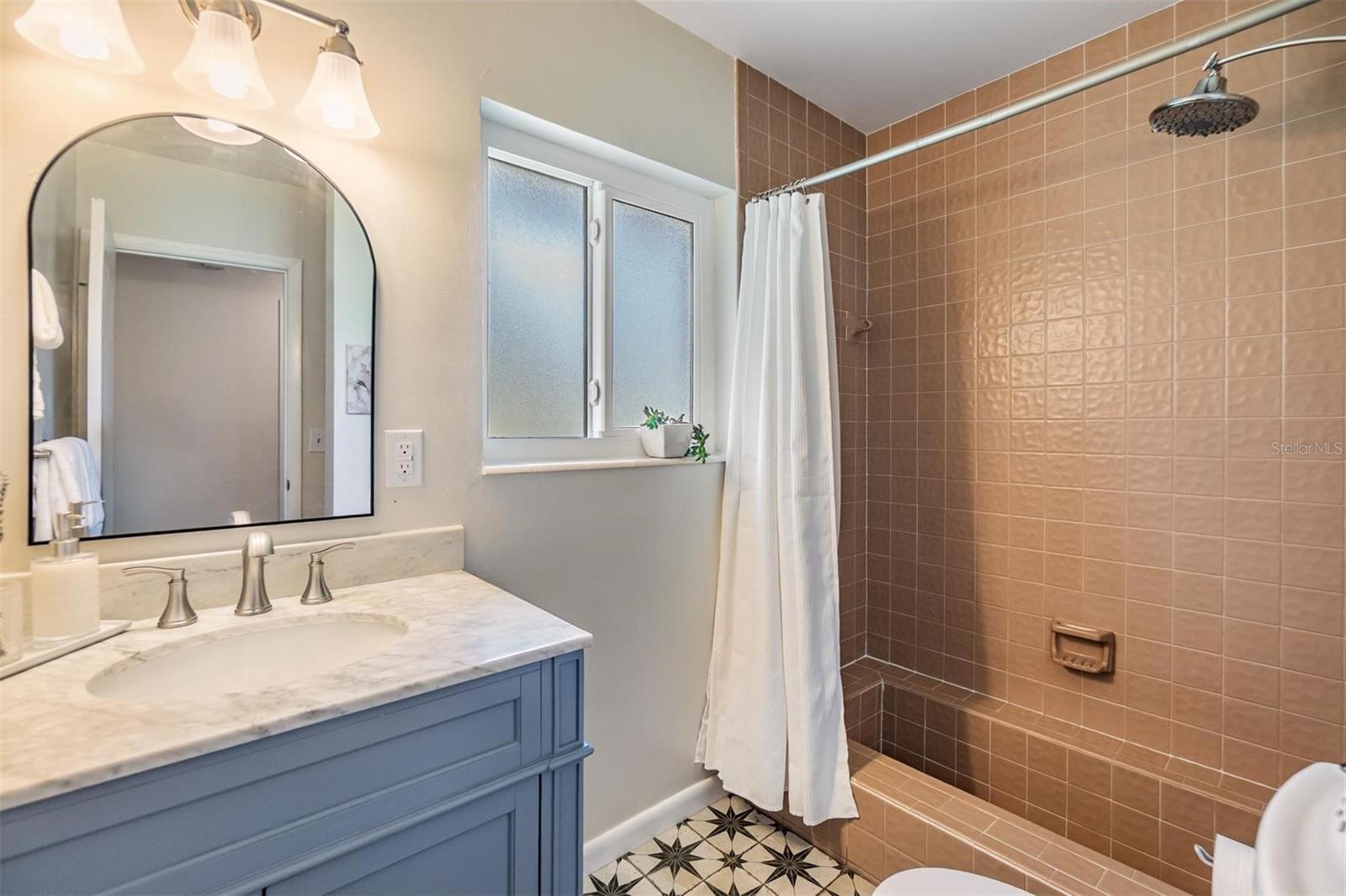 Guest bathroom.
