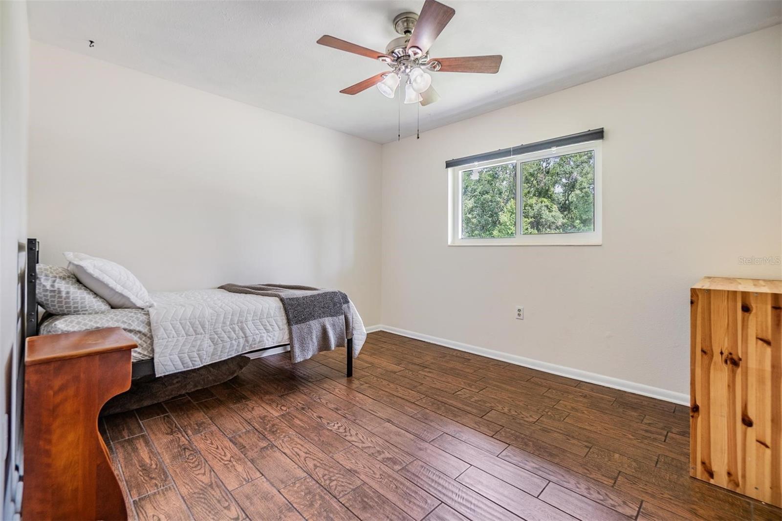 Guest bedroom.