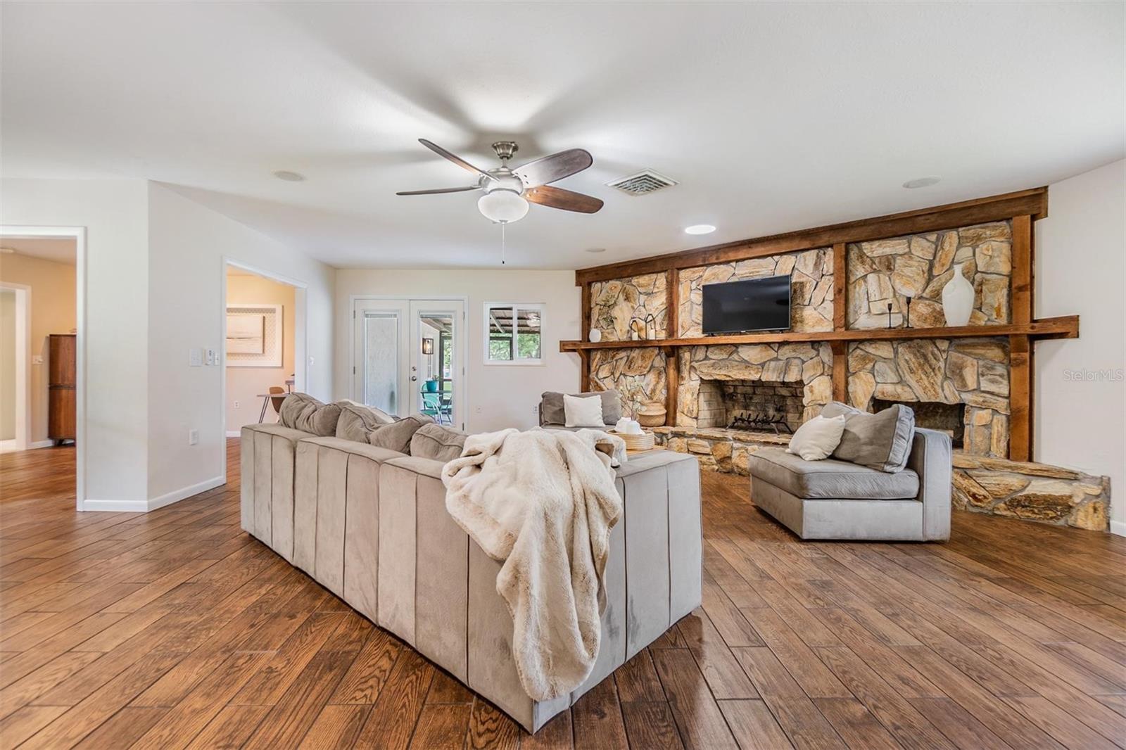 Big living room!