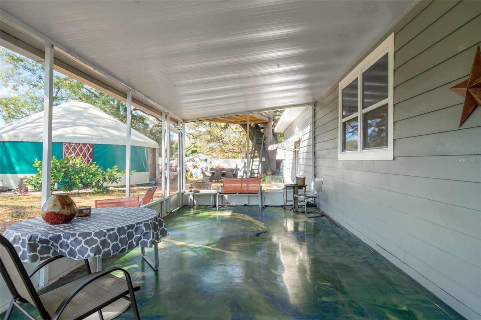 Screened Patio