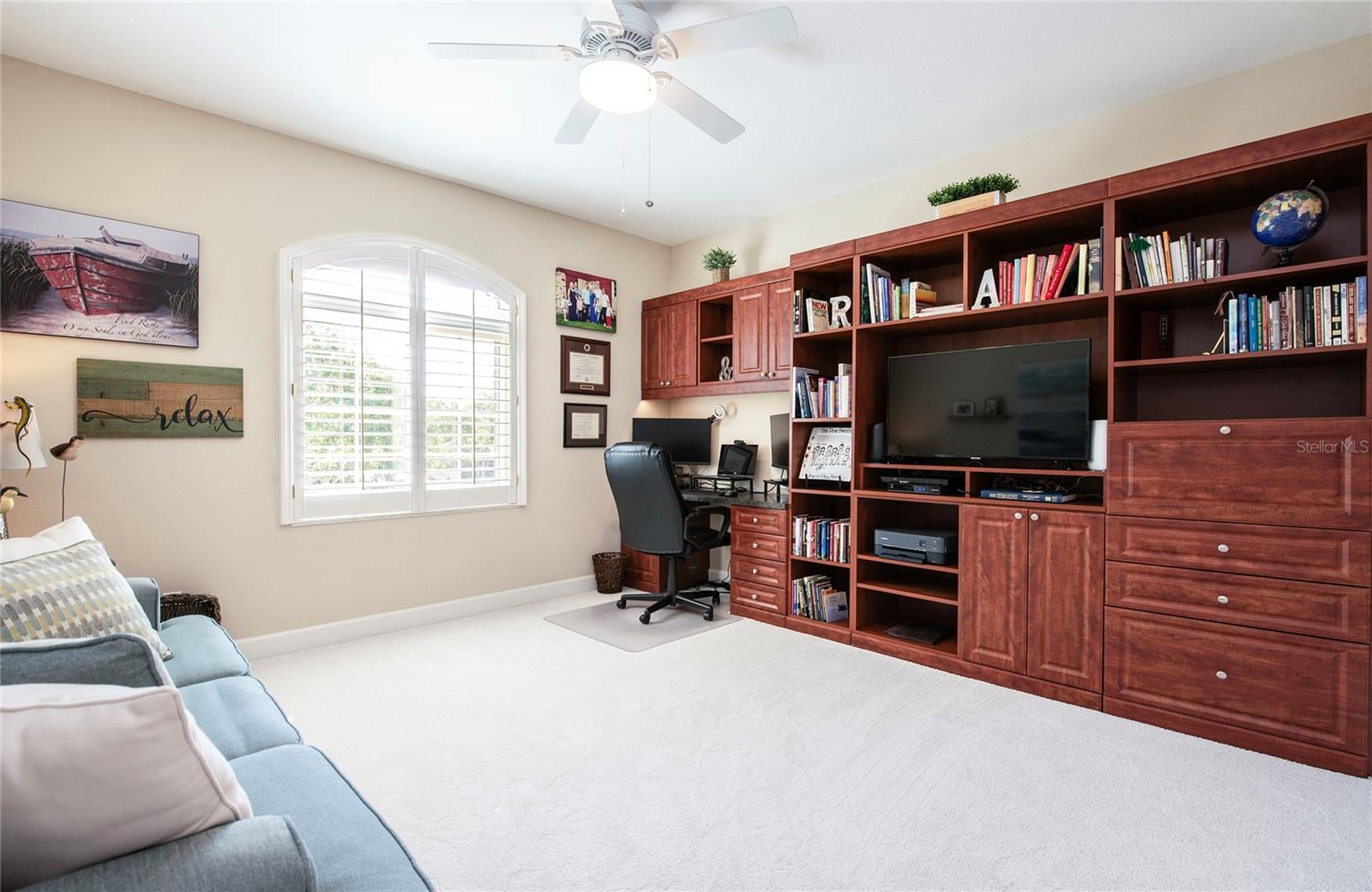 Office/Den/3rd bedroom