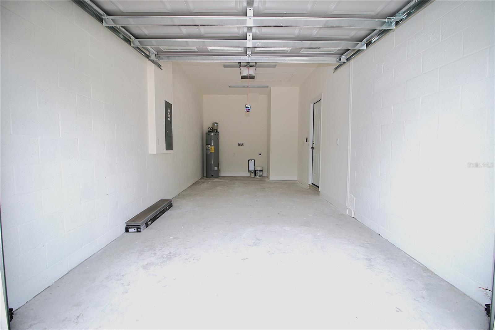 24. Garage