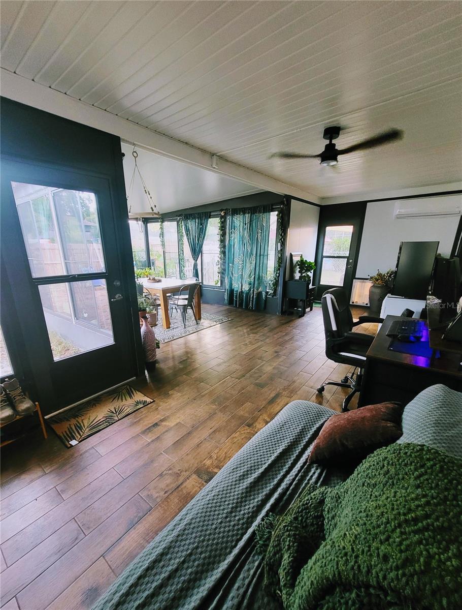 Sun Room /Bonus Room