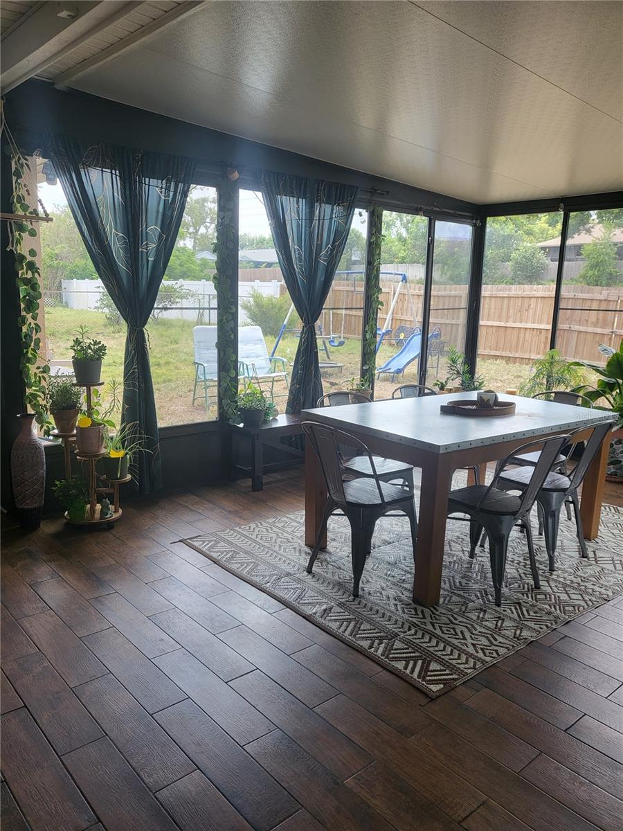 Sun Room /Bonus Room