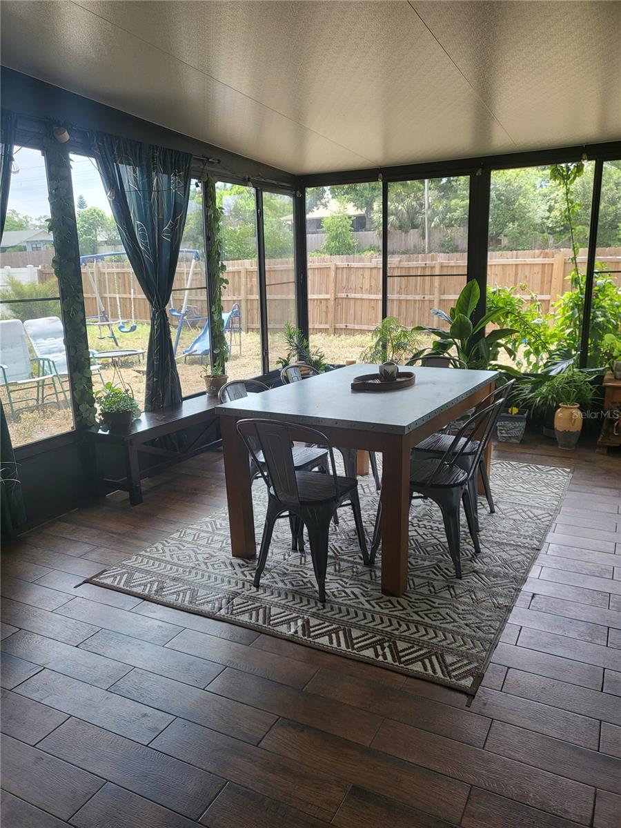 Sun Room /Bonus Room