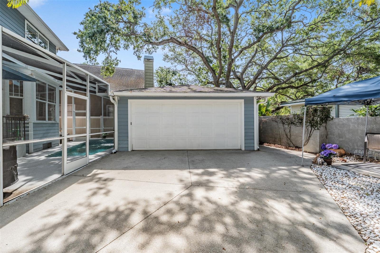 2 Car Garage