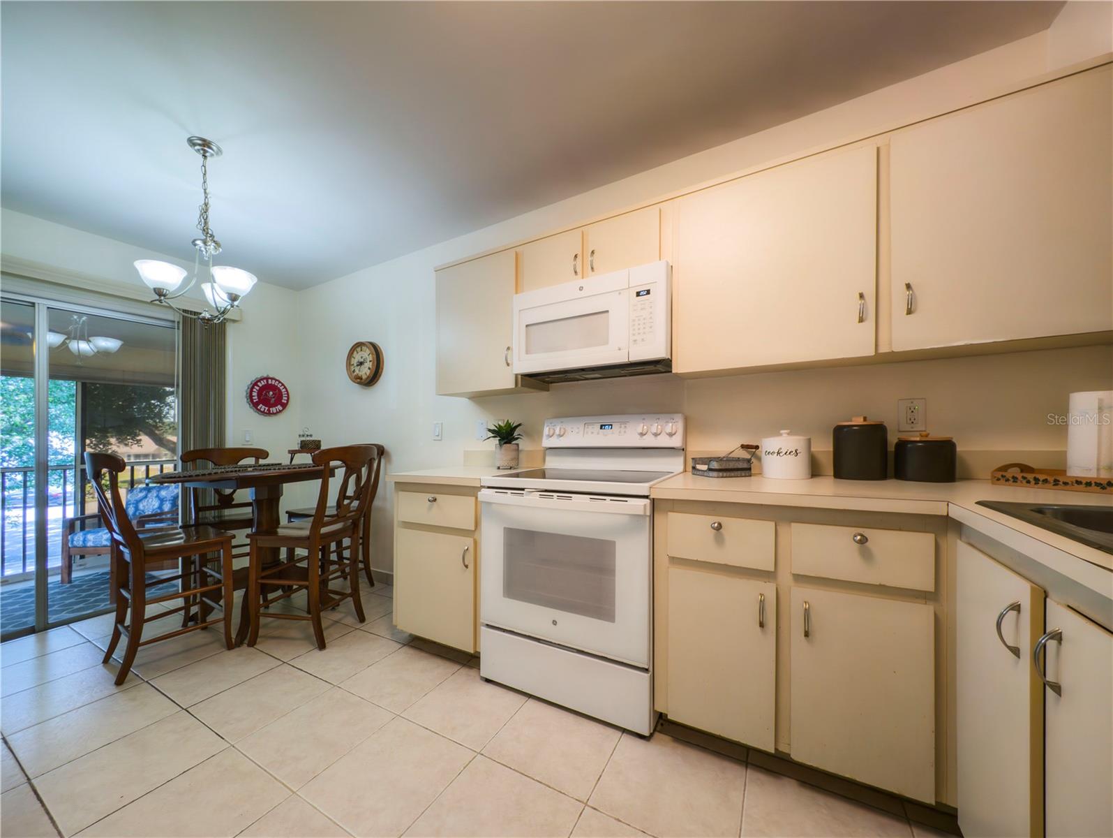 Serviceable kitchen with