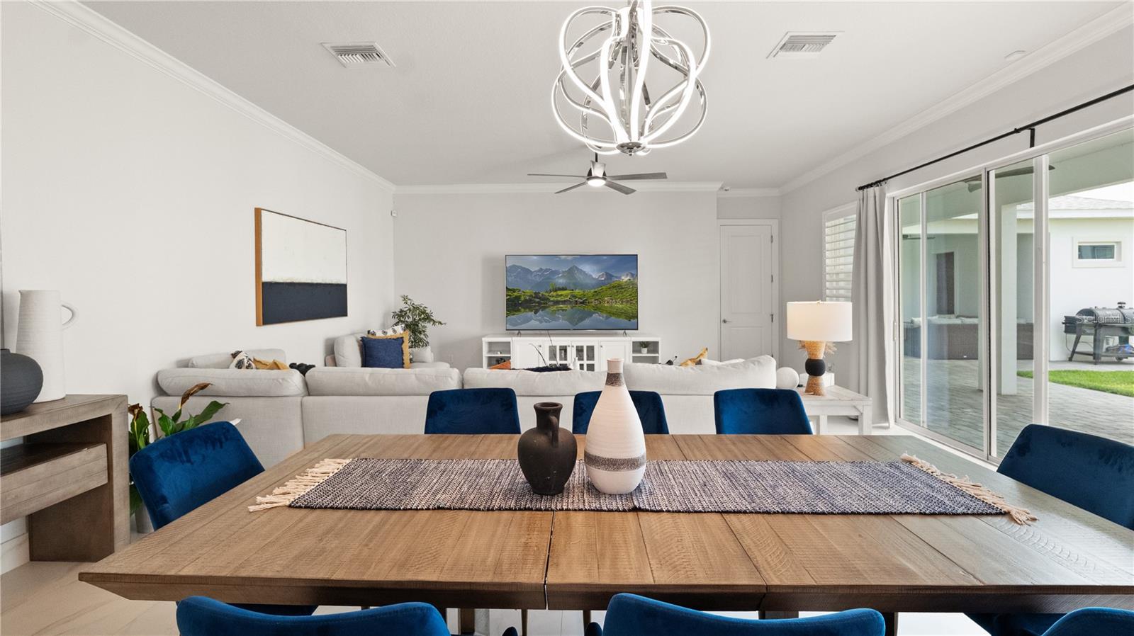 Kitchen/Dining/Livingroom Combo