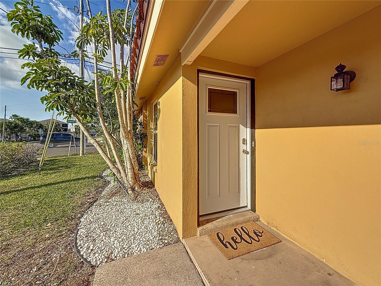 END UNIT VILLA - Unit 2B with assigned parking #2
