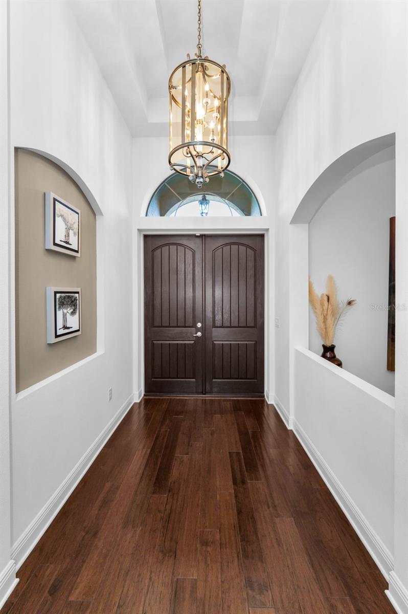 Foyer - Triple tray ceiling