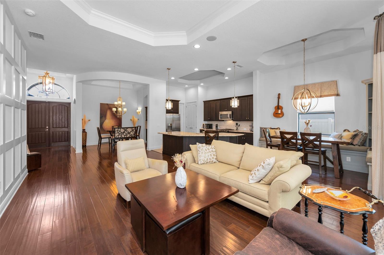 Great Room - Tray ceiling