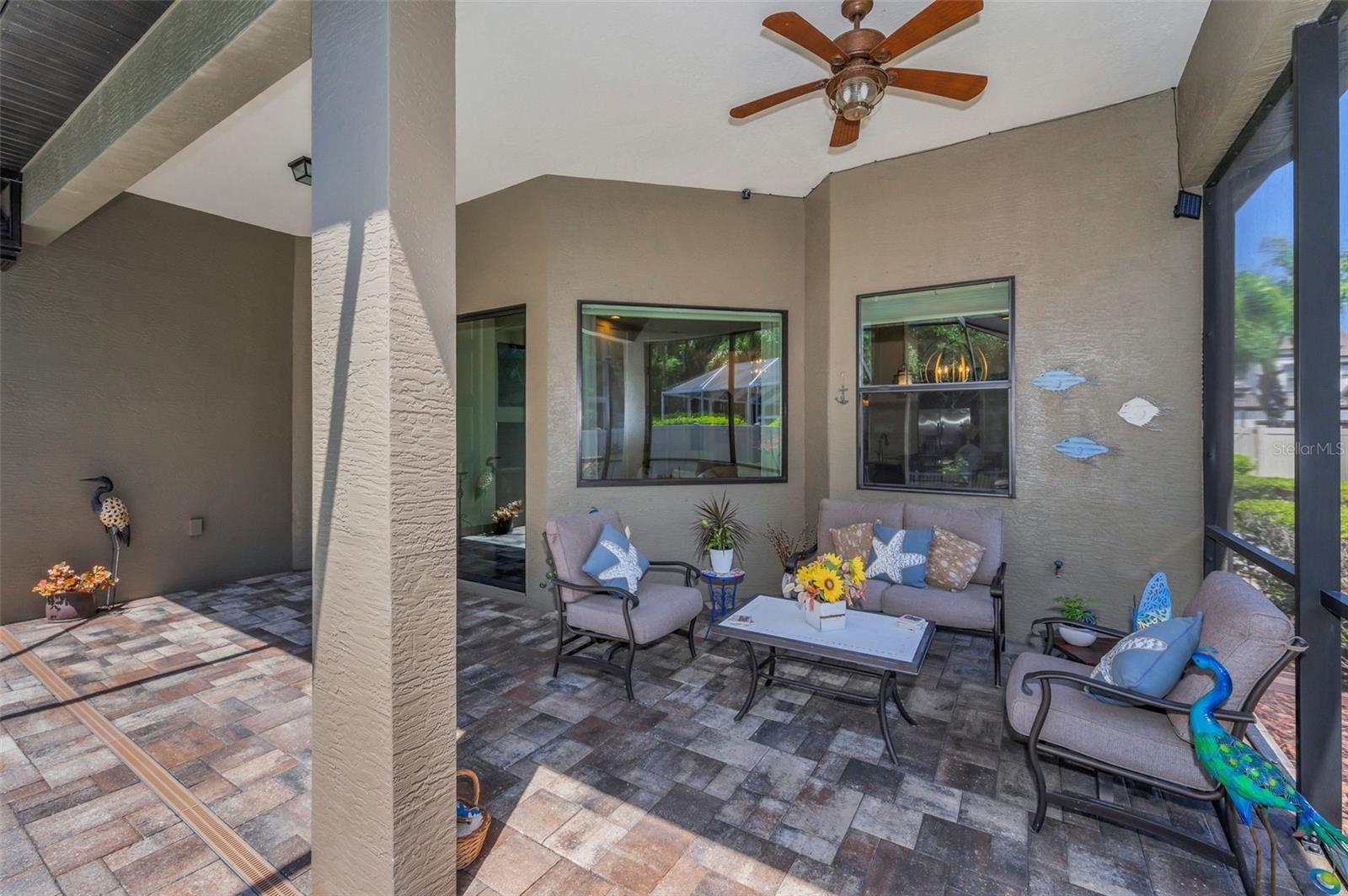 Spacious covered lanai