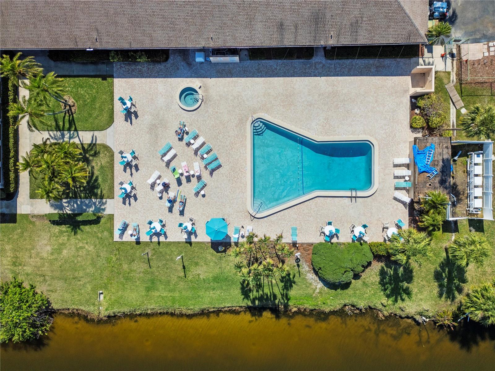 Pool and jacuzzi