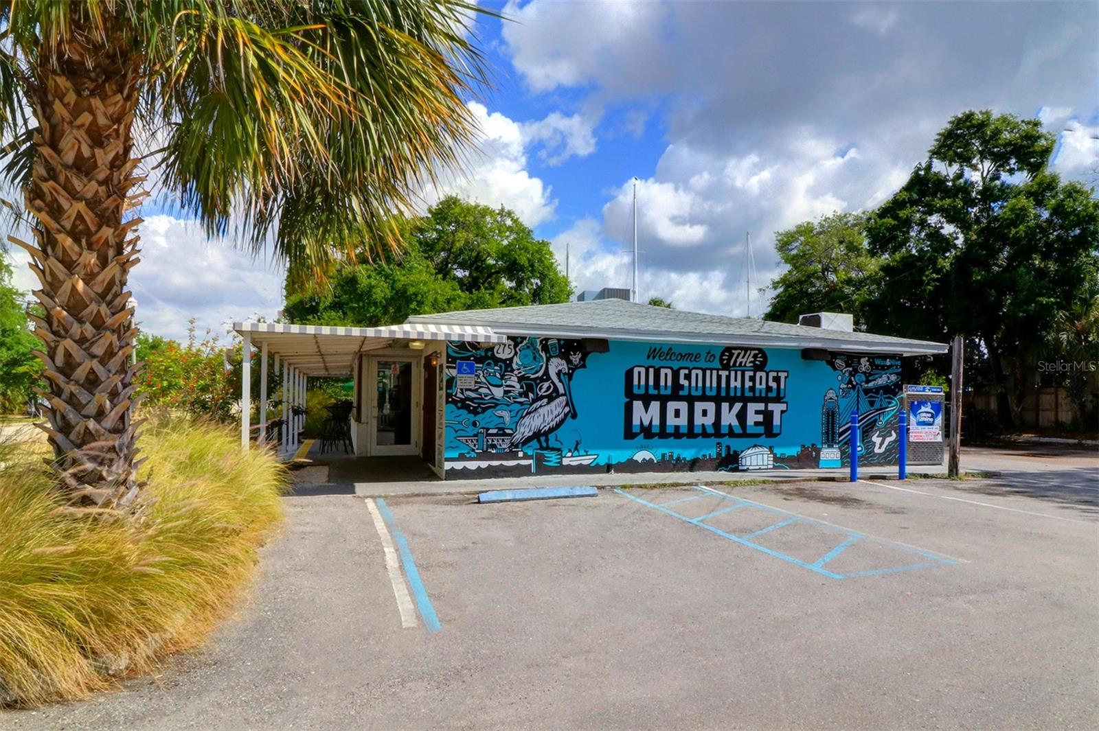 Old SE Market has a cool vibe, great food and is a great place to meet neighbors or work online.