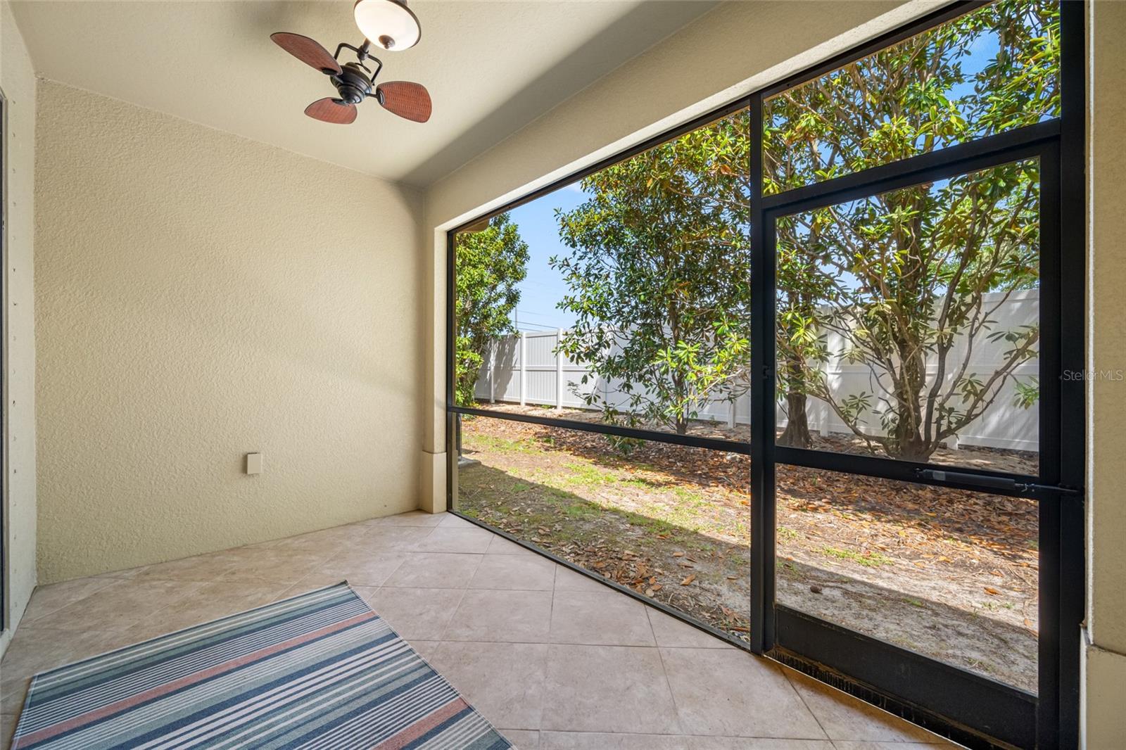 Lanai w/Tile Flooring & Ceiling Fan