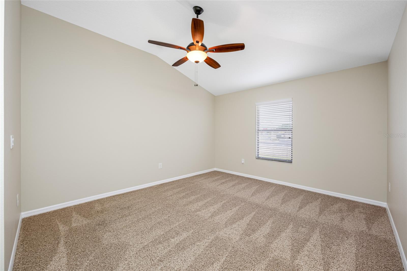 4th Bedroom - Upstairs