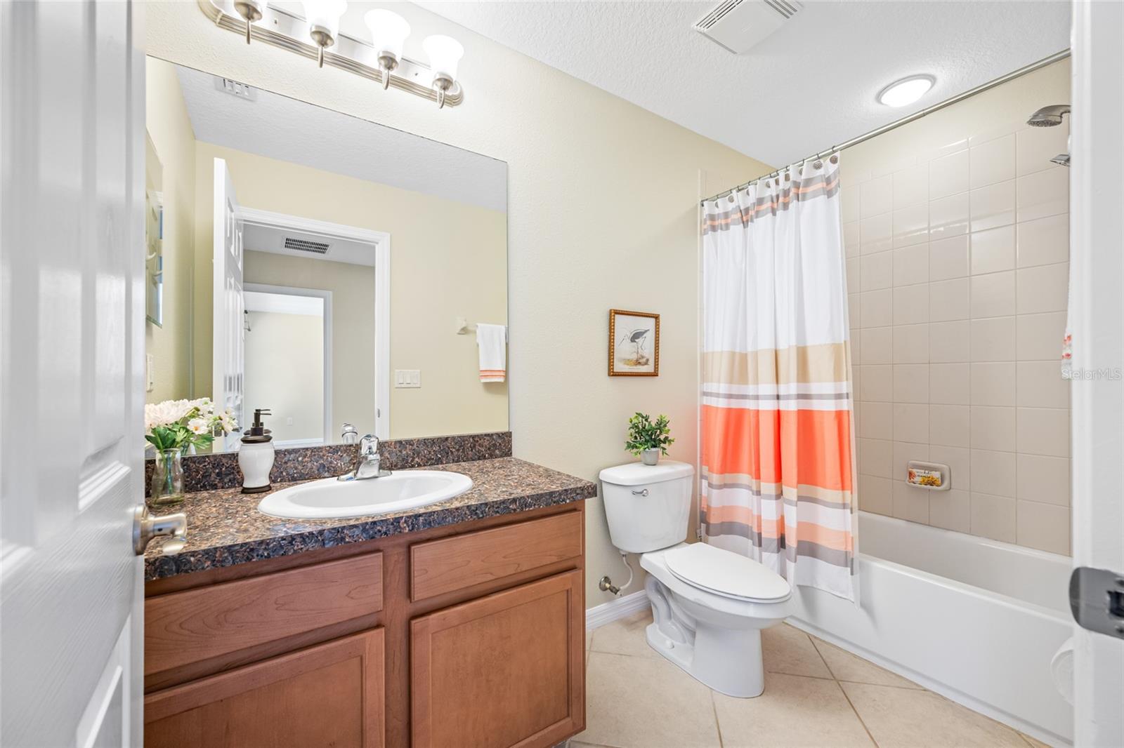 2nd Hall Bath - Upstairs