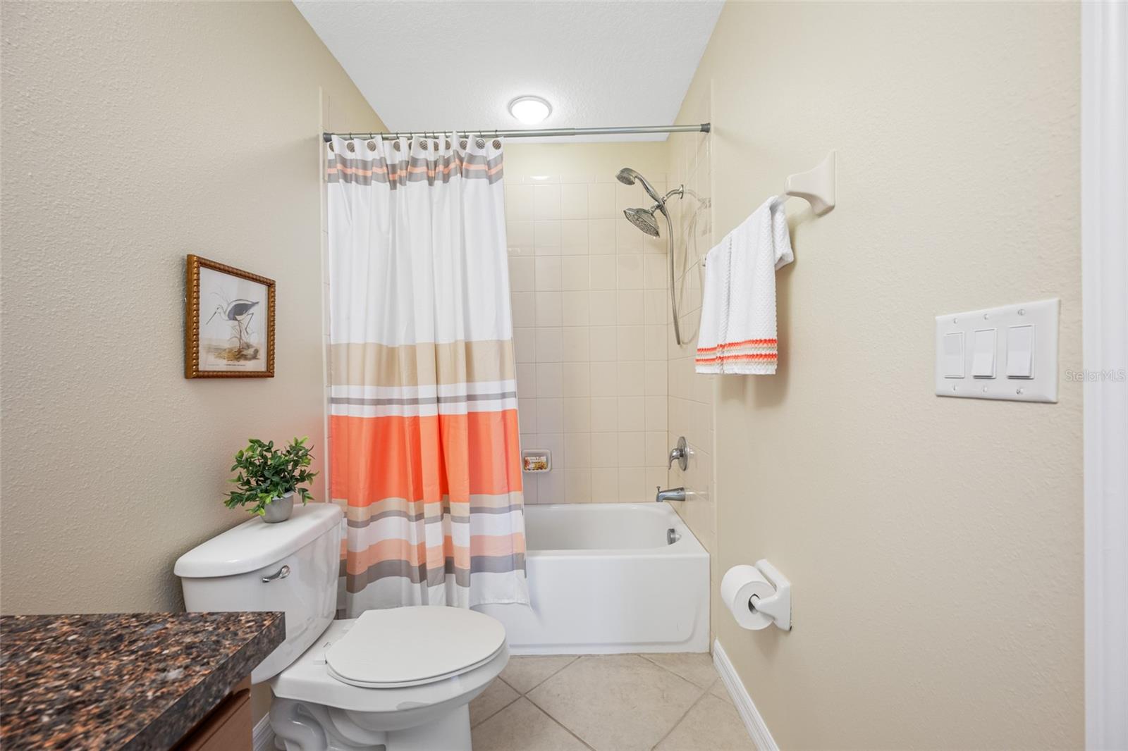 2nd Hall Bath - Tub w/Shower