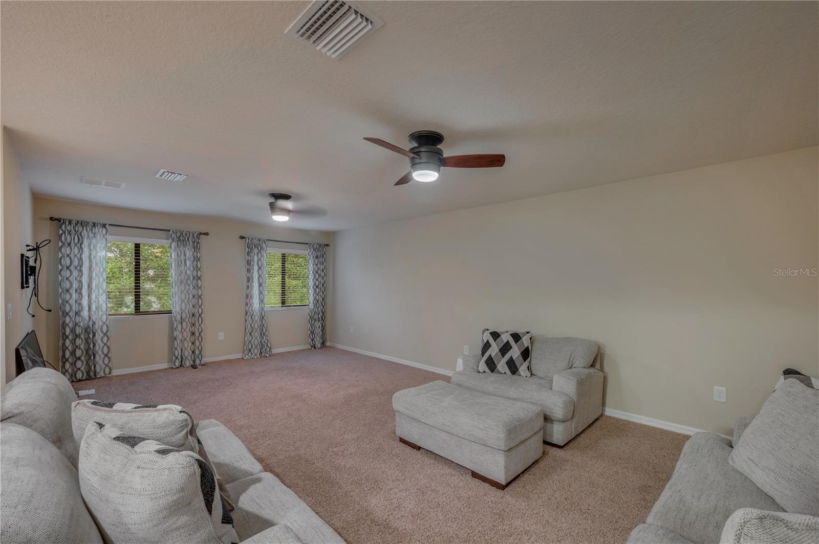 Previous Photo w/Bonus Rm Furnishings