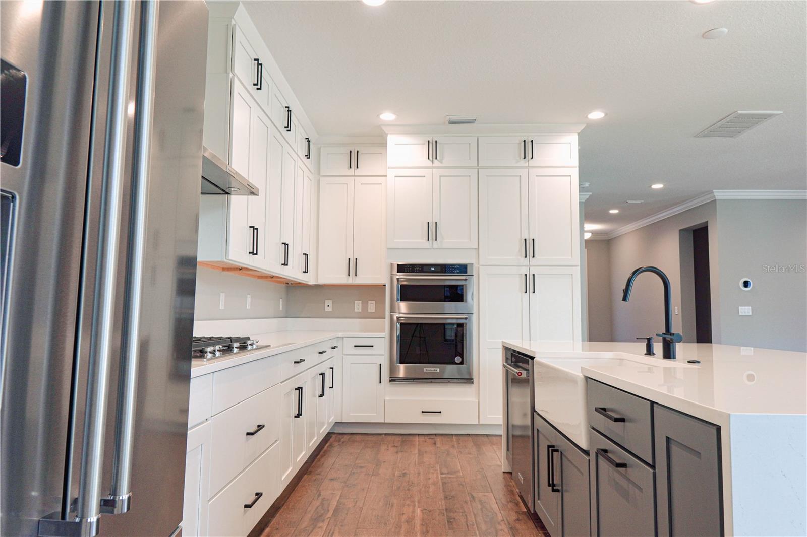 Similar Peregrine B Kitchen