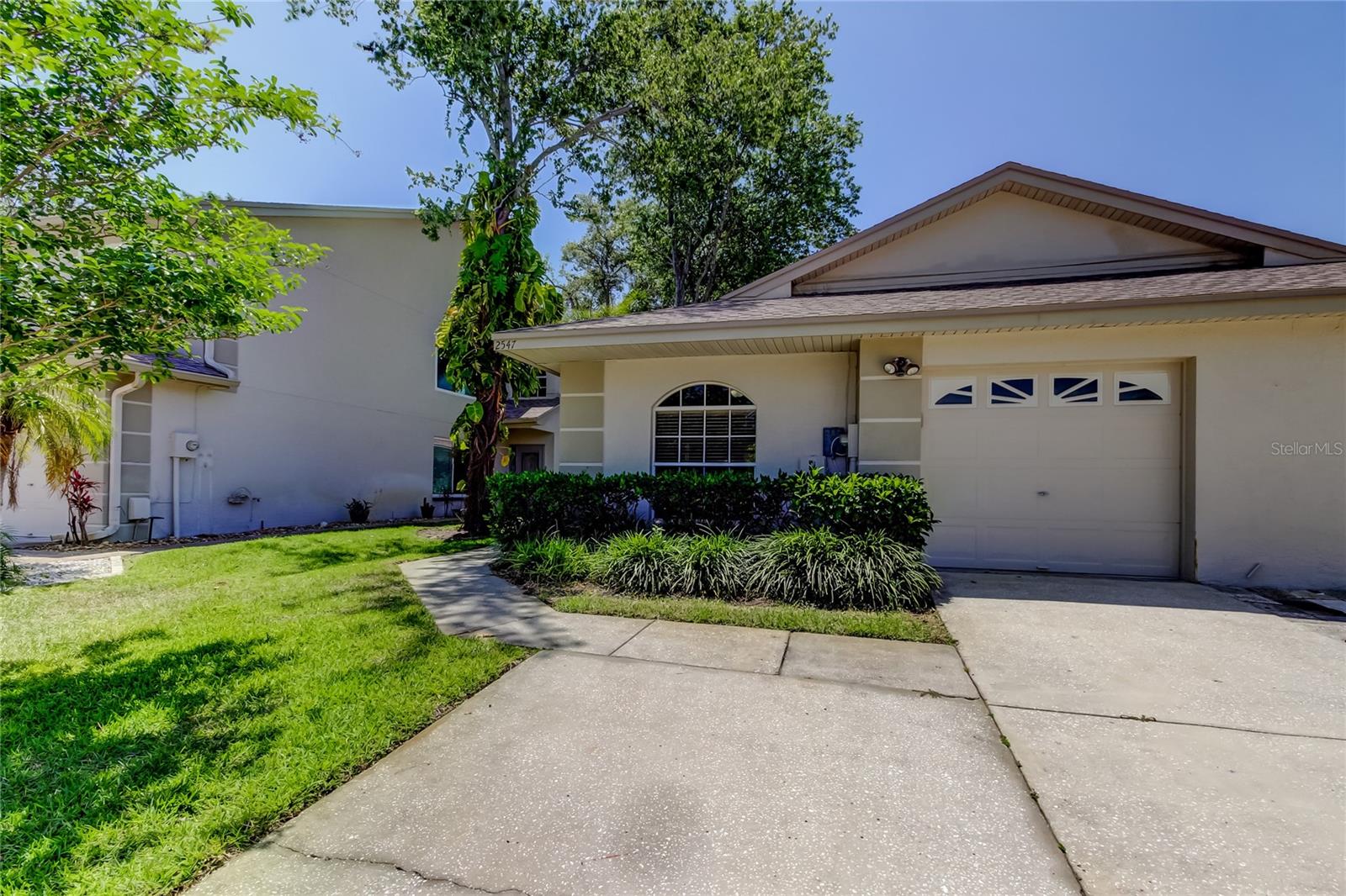 19a.Double Wide Driveway + 1 Car Garage Allows for Plenty of Guests!!