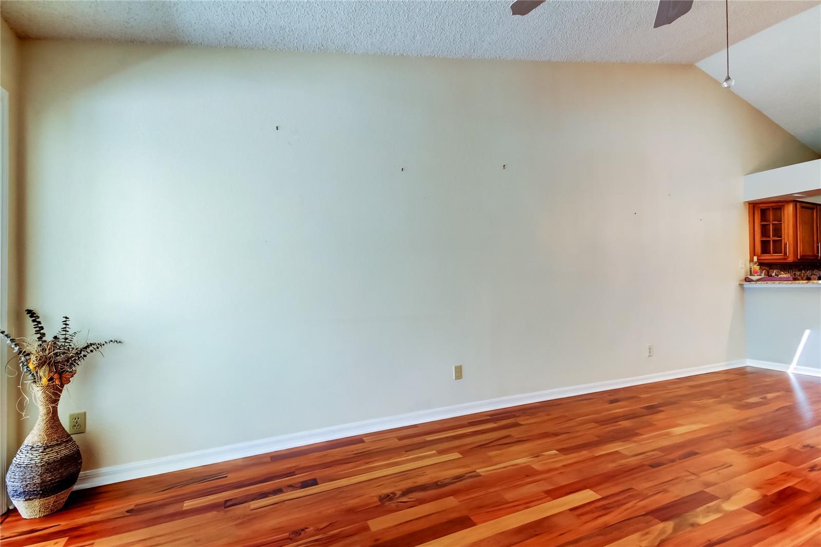 33. Living Area (12.6 x 14.11') Feels Spacious, Plenty of Wall Space for a Section to Fit Nicely! or Sofa & Chair!