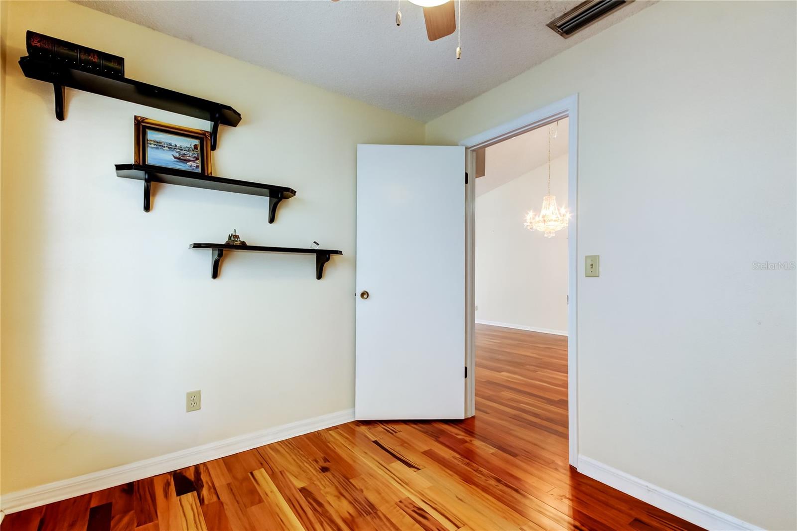 54. BONUS ROOM! (9.1 x 8.2') Perfectly Sized for a Den, Nursery, Toddlers Room, Studio, Home Office.., Envision It, Create It!.