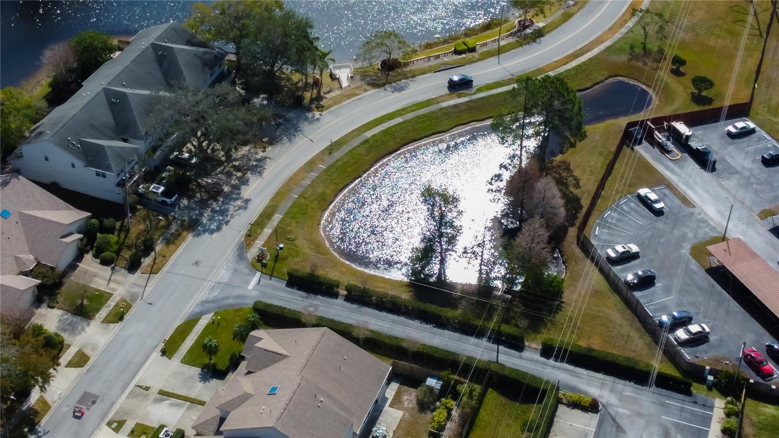 65. Lakes, Trees, Greenery.. Brookfield is a Peaceful Community to Reside In.. No Wonder it is Highly Sought Out Community!
