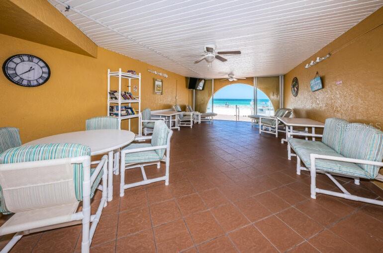 RELAX AND ENJOY THE BREEZE IN THE BREEZEWAY