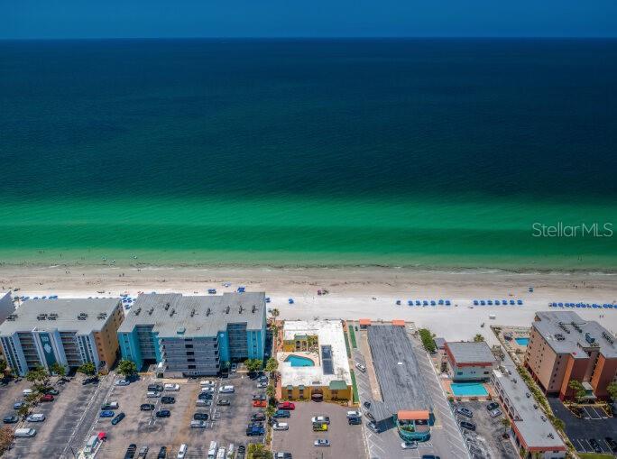 THE BEACH LIFE!