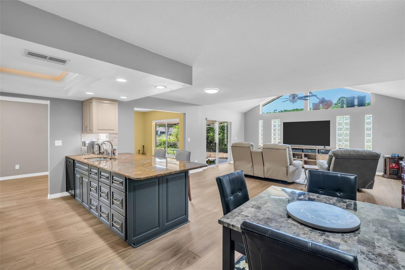 Eating space off the kitchen