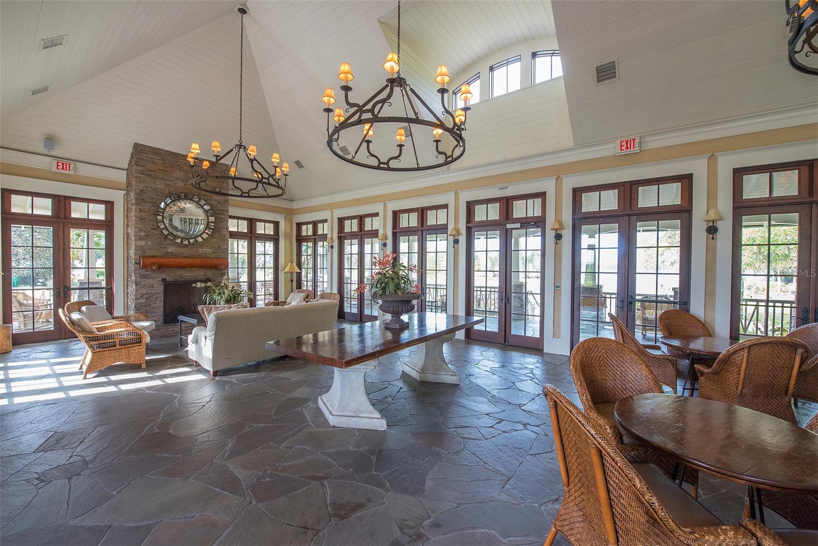 Lakeside Lodge