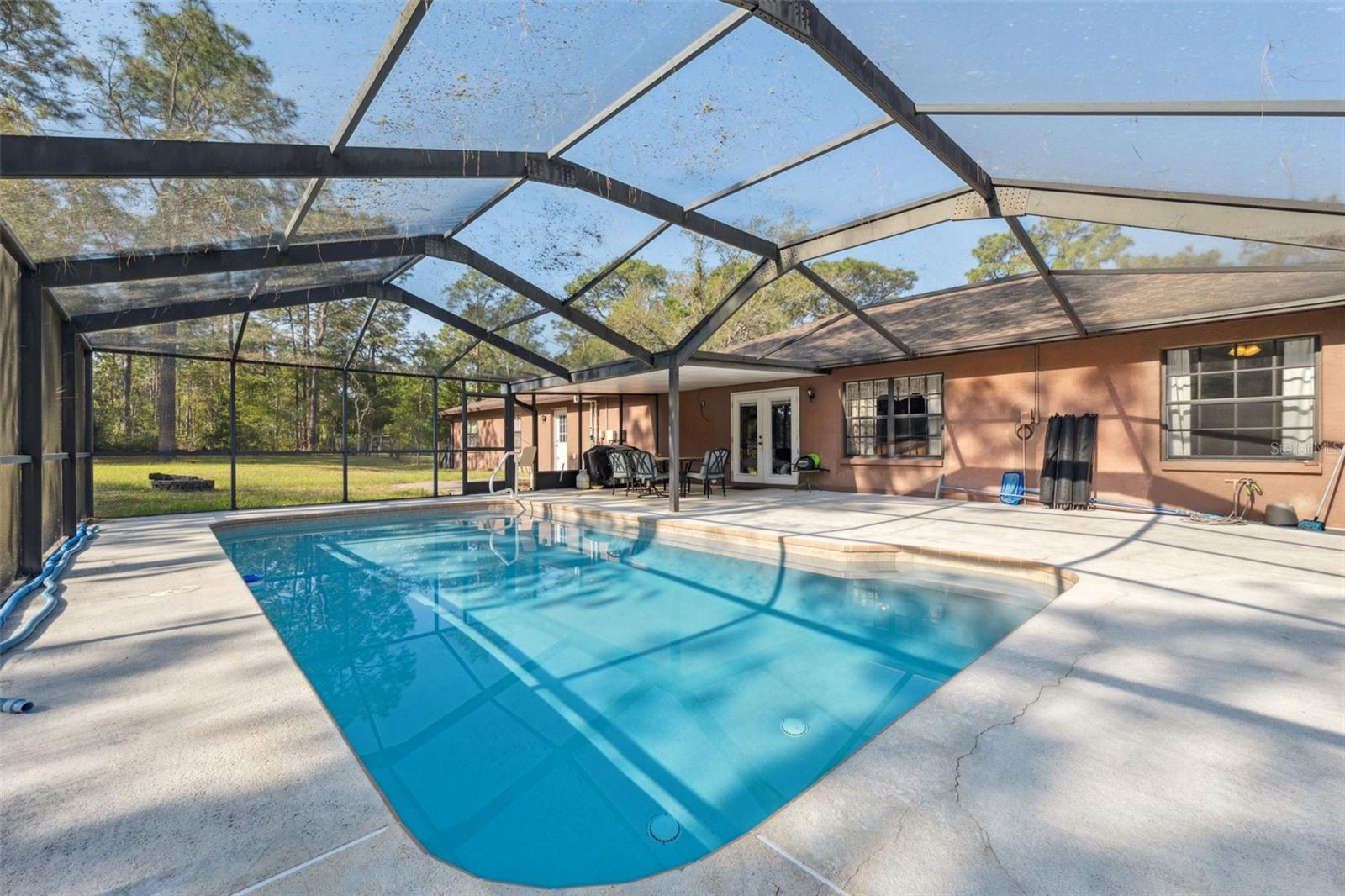 Pool/Rear Porch