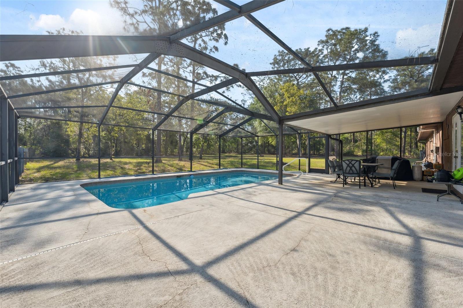 Pool/Rear Porch